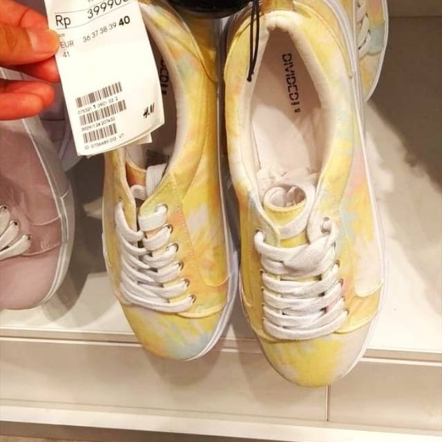 Sepatu H&M