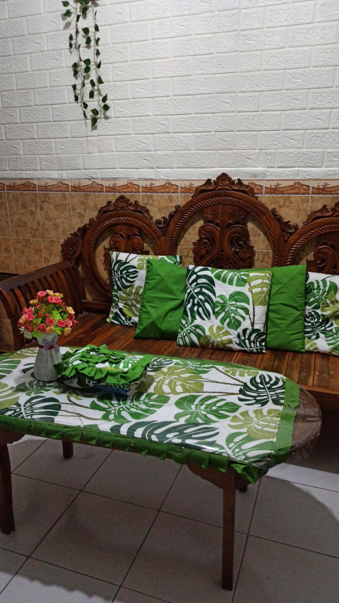Sarung Bantal Kursi Monstera Hijau