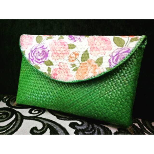 TAS ANYAM PANDAN WARNA HIJAU CLUTCH DECOUPAGE GAMBAR BUNGA