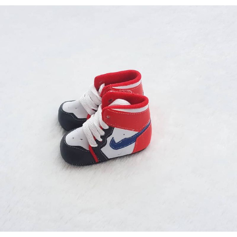 Sepatu Sneaker Prewalker Bayi