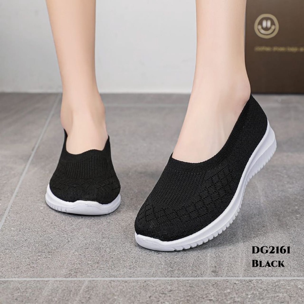 RESTOCK N PRF Sneakers Women Flyknit Runner Import DG2161