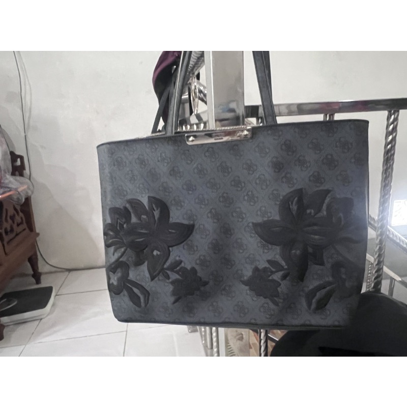 (preloved) tas guess warna dark grey tote bag