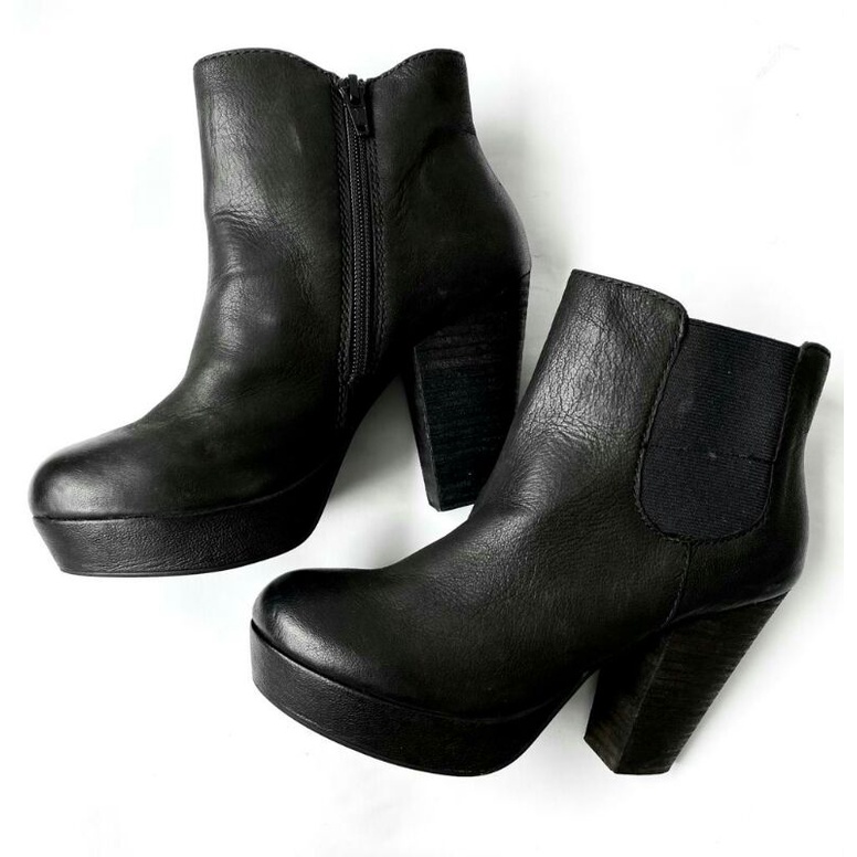Sepatu ankle boots merk Gosh Preloved
