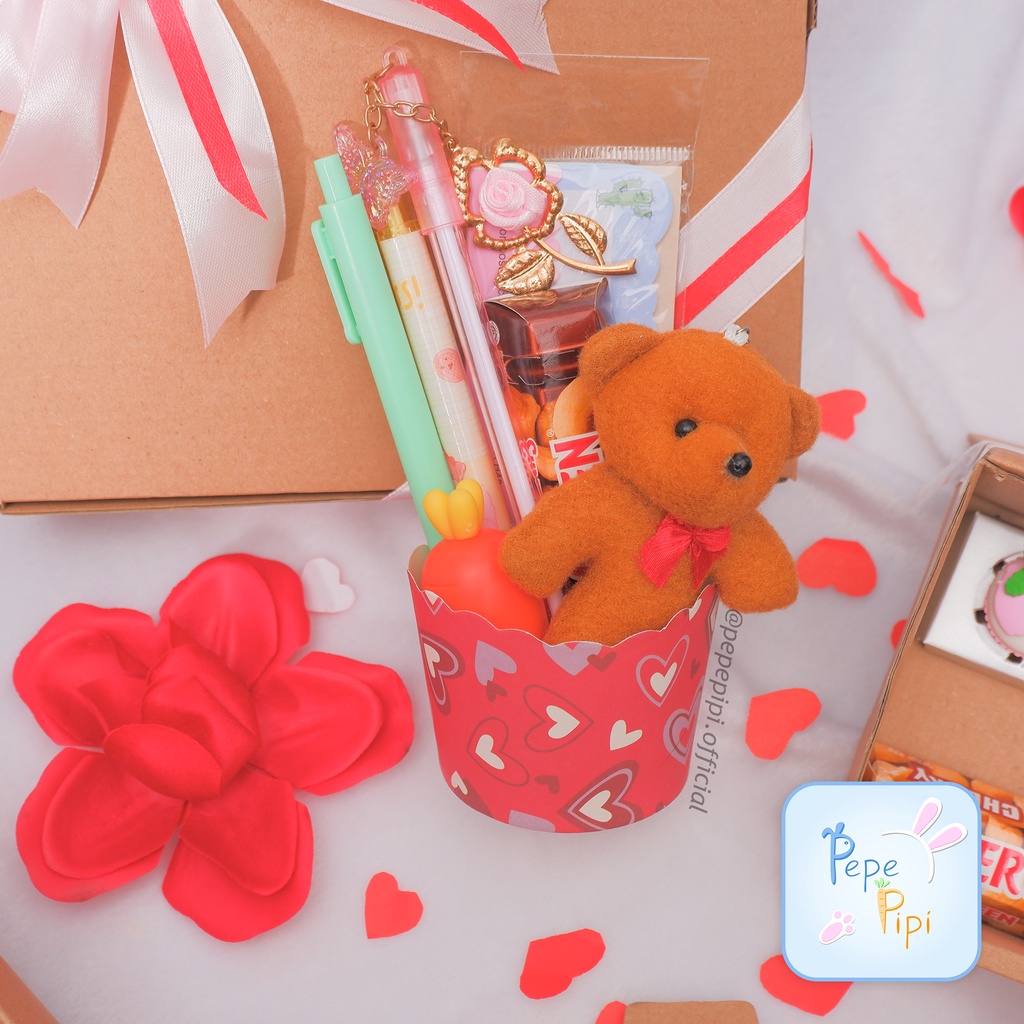 Parcel Hampers Valentine Tulis keranjang / Box Cantik Bingkisan Kado Gift Kado Valentin Set coklat silverqueen kasih sayang love boneka bear beruang