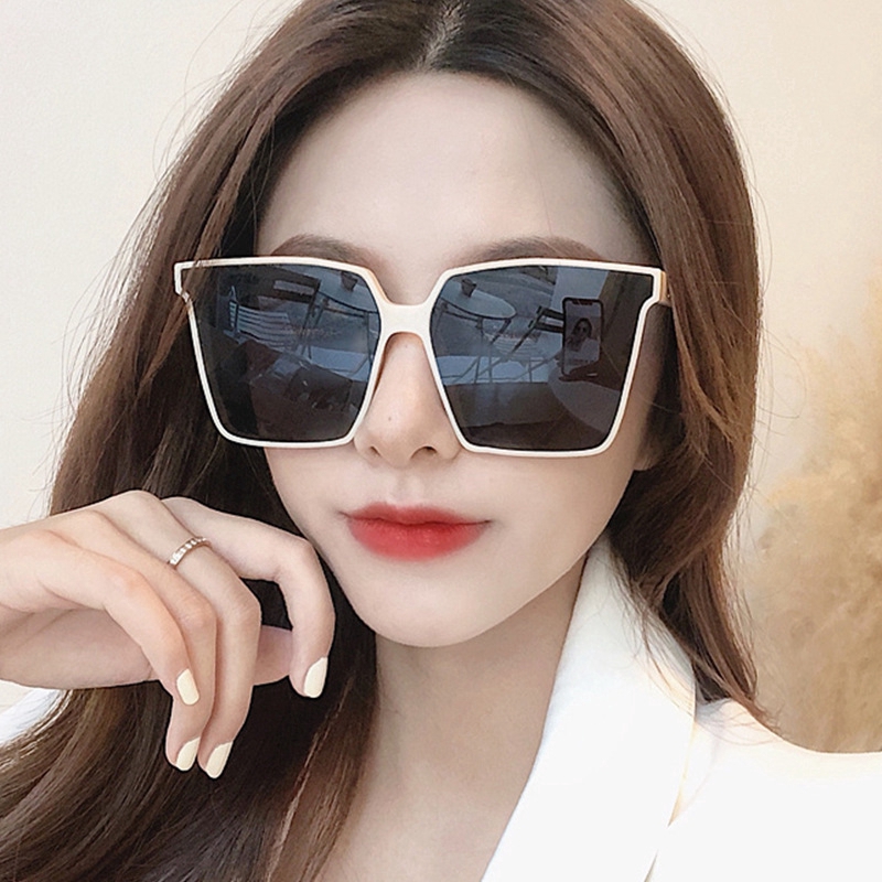 (YUZHU) Bayar di Tempat Kacamata Hitam Korean Gaya Wanita Square Frame Kacamata Mata Kucing Wanita UV Protection