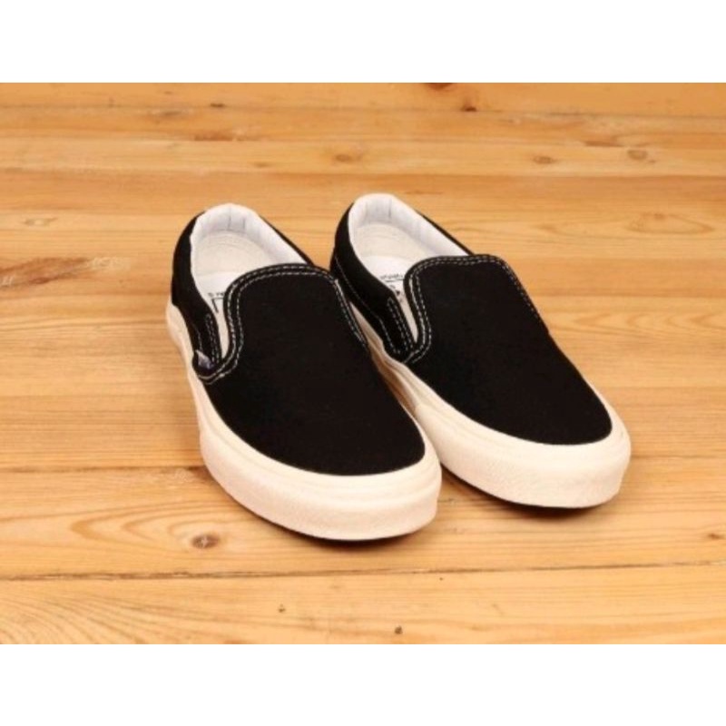 SEPATU43 VANS AUTHENTIC FULL BLACK HITAM POLOS WHITE PUTIH OLDSKOOL ERA SK8 SLIP ON PRIA