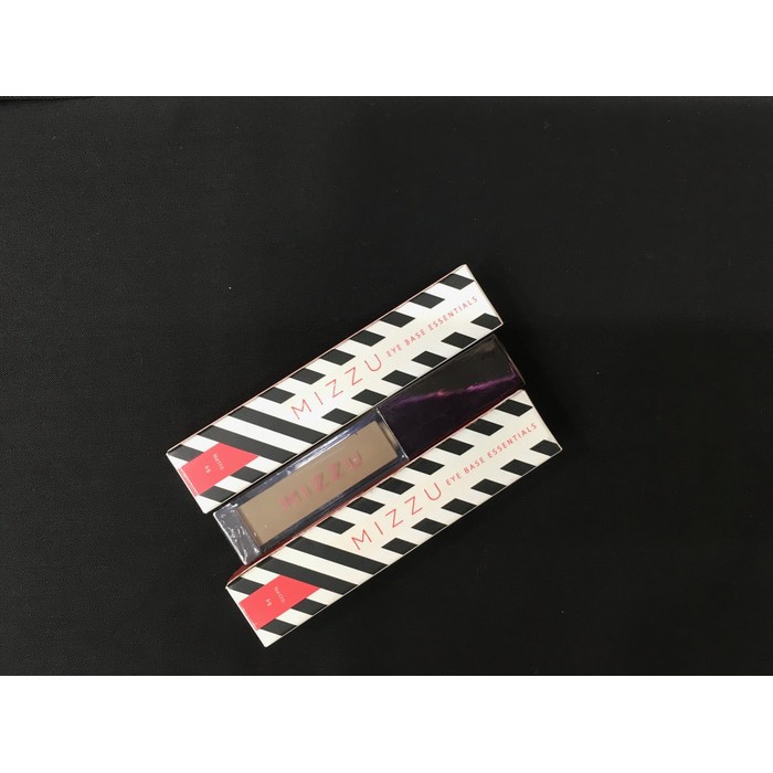MIZZU Eye Base Essential (eyeshadow base)