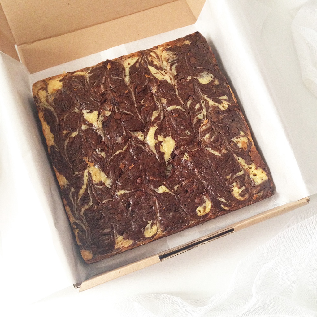 

Marbled Fudgy Brownies by ShobiKitchen Reguler 20 x 20 cm