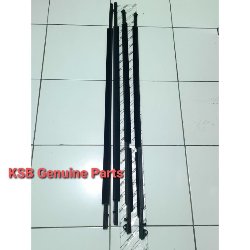 Pelipit Plipit Karet Kaca Luar Innova Reborn Venturer Q G 4pc Original