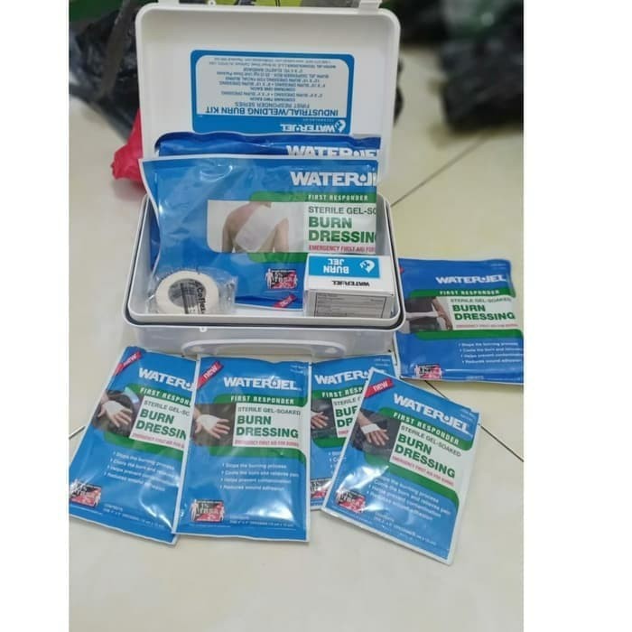 Burn kit Waterjel atau plester Luka bakar