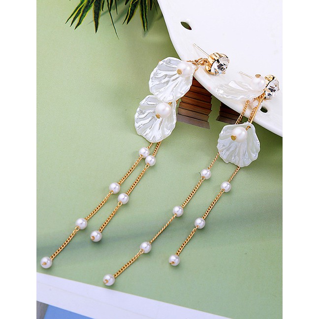 LRC Anting Jepit Fashion Earless Ear Shell Pearl Earrings F94039