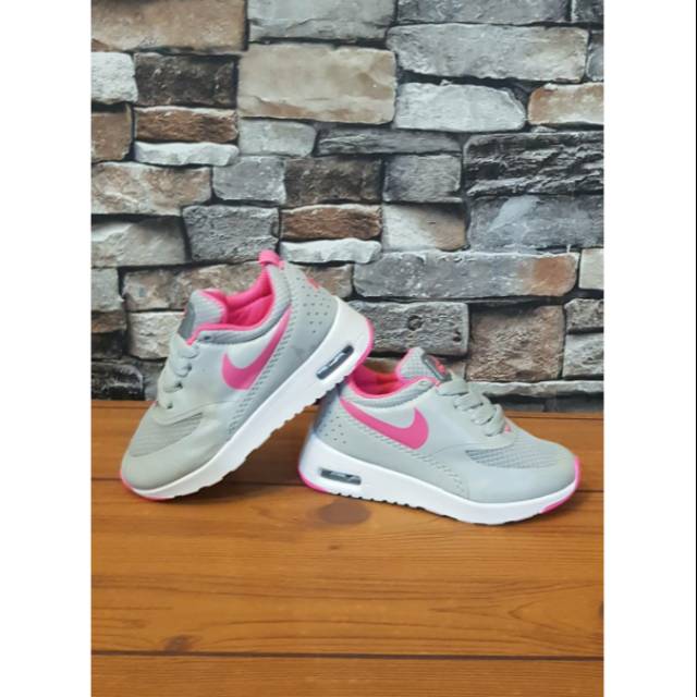 nike thea kids