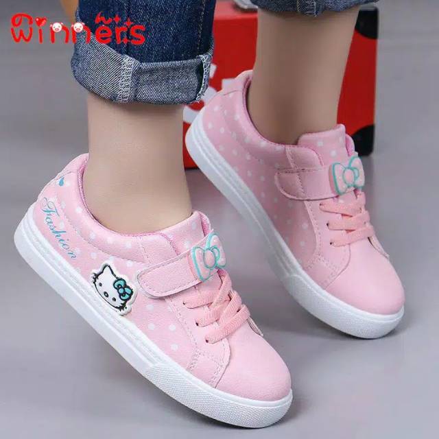 Sepatu anak fashion hello kitty size 26-30