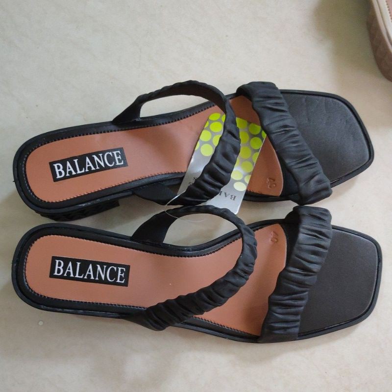 12.12 Birthday Sale New BLC 3305-1 Sandal Jelly Kerut Sofia Bacadeskripsi-Polos Black