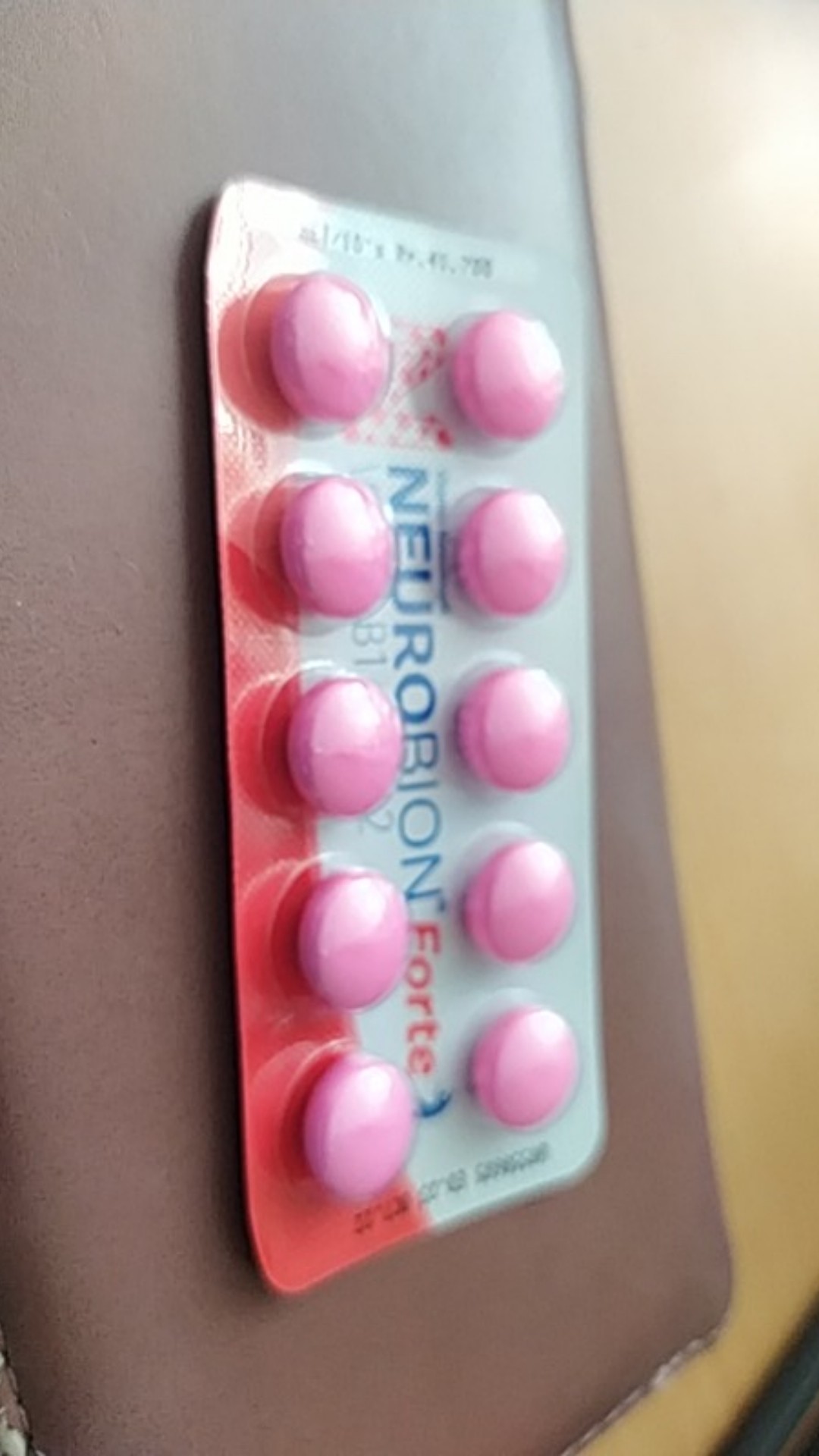 Yuk Lihat Khasiat Obat Neurobion Warna Pink 
