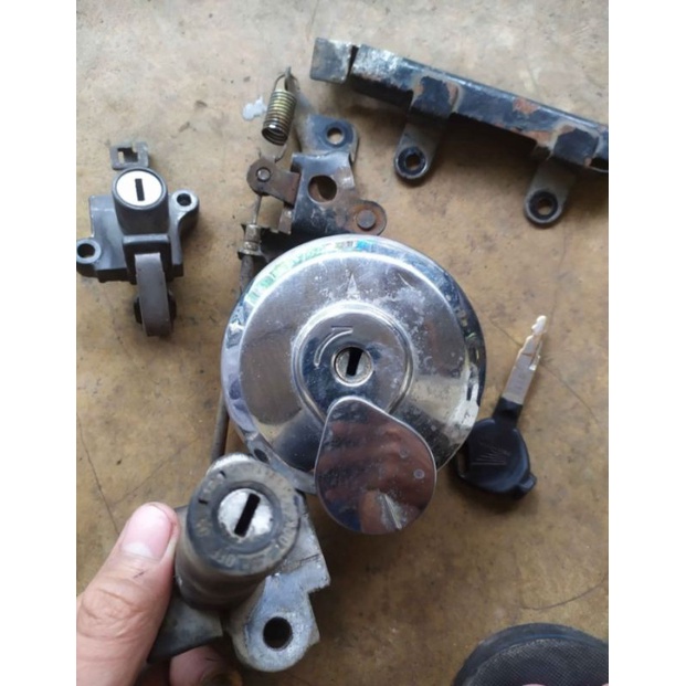 Kunci Kontak Tiger Revo Tiger 2000 set original