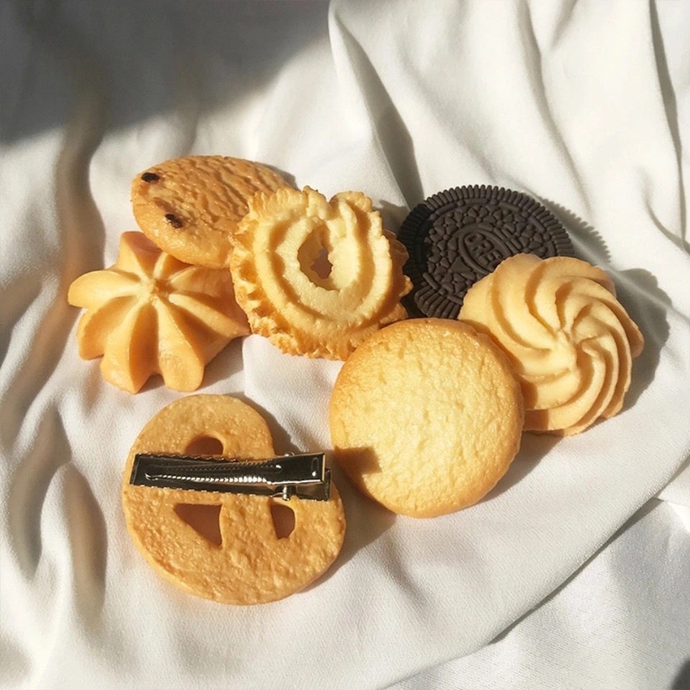 【COD Tangding】Cookie Biscuits Hairpin Korean Version of the Original Design Simulation Food Funny Bangs Clip Hair Accessories