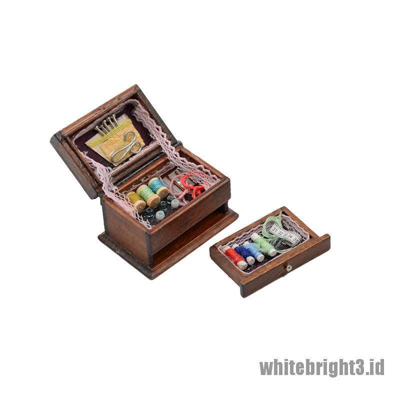(white3) Mainan Miniatur Kotak Peralatan Menjahit Gaya Vintage Skala 1: 12 Untuk Rumah Boneka