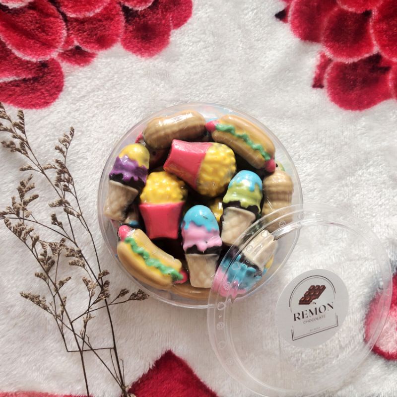 

Coklat Karakter Mix Ice cream 250gr