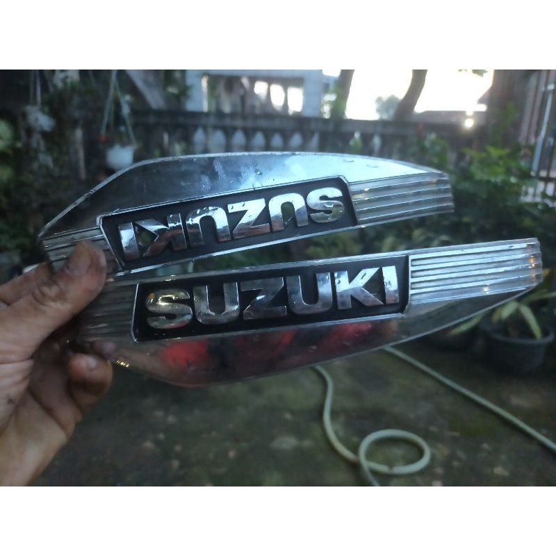 emblem tangki suzuki rc rc100