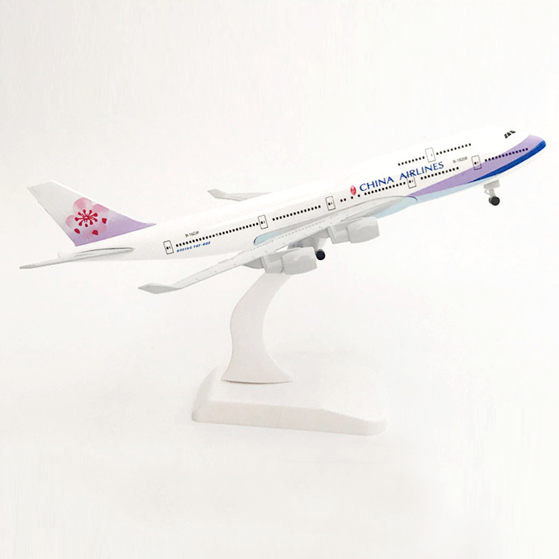 Model Pesawat Terbang B747 Model Boeing 747 Airways Bahan Metal Diecast 16CM / 20CM