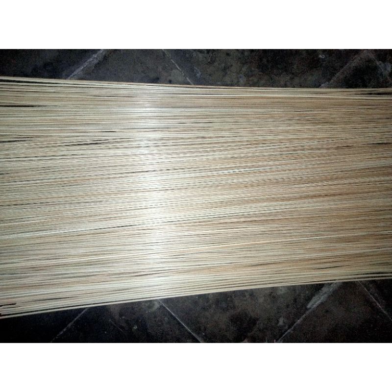Jeruji sangkar semi kulitan kualitas terbaik bambu APUS  3mm panjang 60cm isi 300pcs