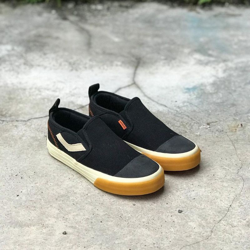 Ventela Armor Black Slip On