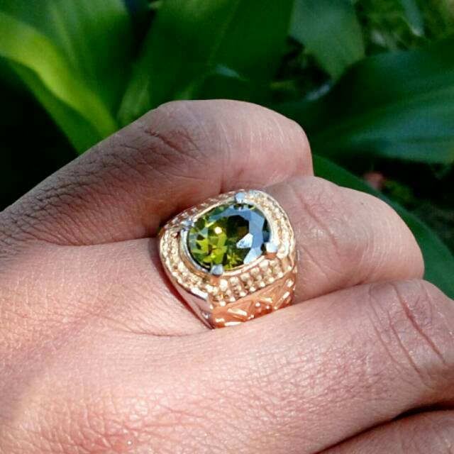 Cincin Permata Peridot Model Cutting Mewah