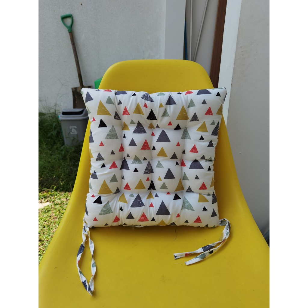 Bantal duduk | alas duduk ukuran 35cm x 35cm motif polkadot