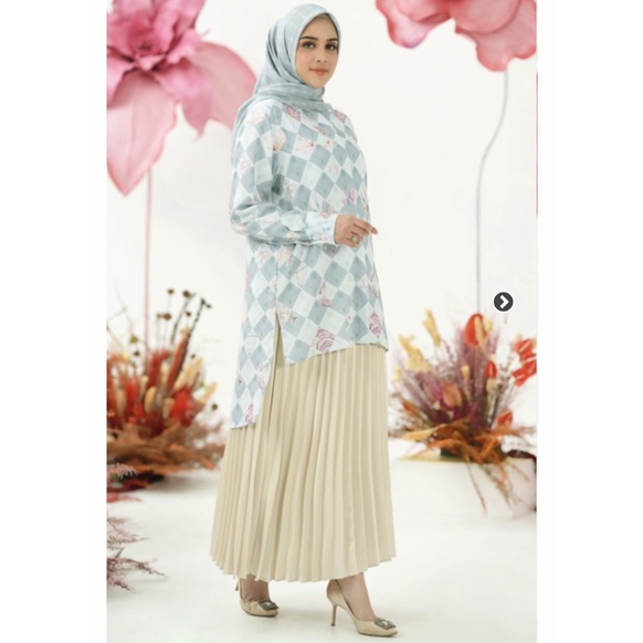 Daria top jade Buttonscarves X Ria Miranda