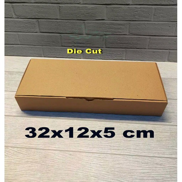 

Kardus 32 x 12 x 5 cm,Die Cut kotak untuk kue Brownies - Dll - model box pizza