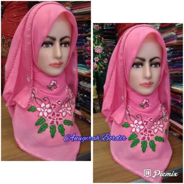 Jilbab Sulam Peniti dengan Renda Tepi ( Handmade ) khas Bukittinggi / Padang