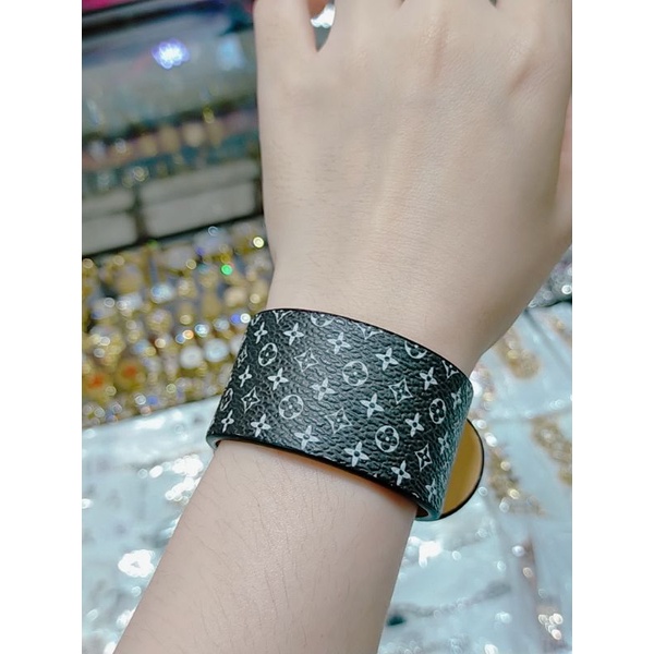 Gelang kulit tali motif LV hitam