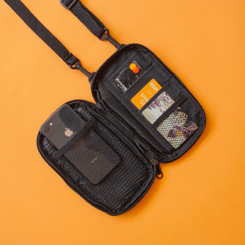 Mmospot Hanging Wallet Waterproof Gantung Leher Pria wanita