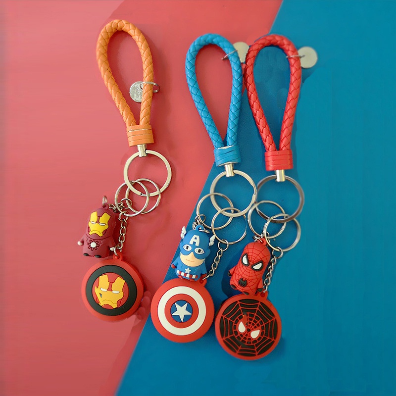 1 Pc Gantungan Kunci Boneka Avengers Iron Man Spider Man Captain America Bahan PVC Dengan Tali Untuk Dekorasi