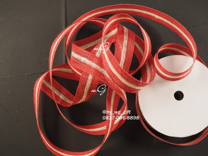 

Pita Goni - Merah List Tengah Putih; Lebar 2.5 cm; Panjang 20 yard