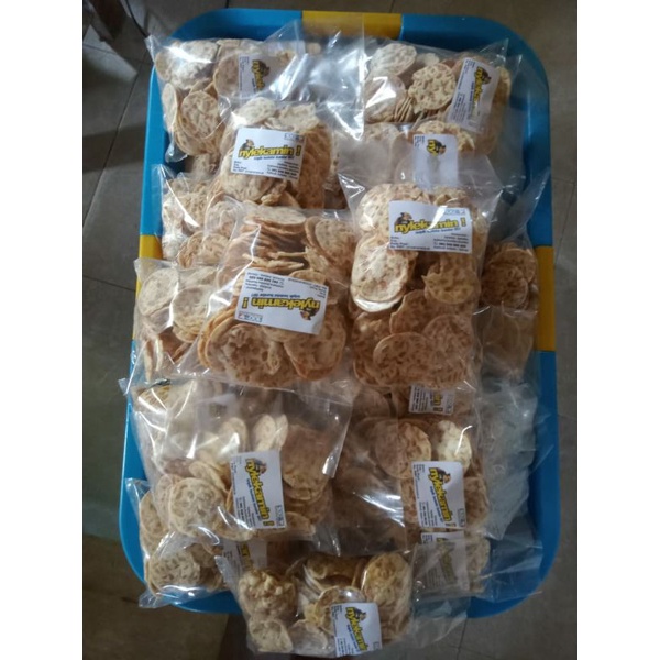 

Kripik Kedelai Bundar 661
