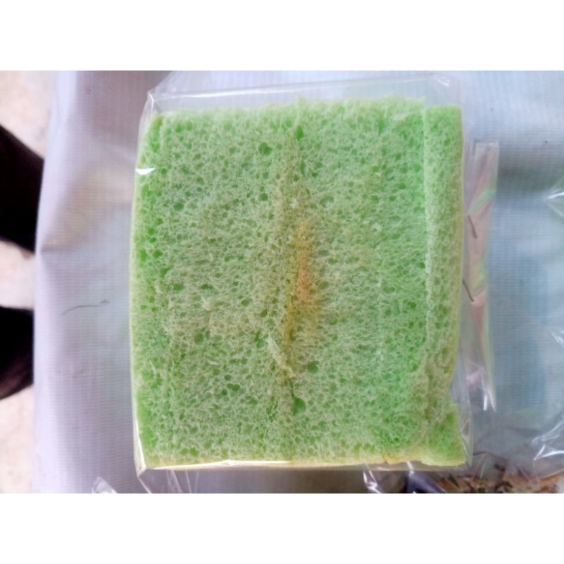 

Roti Tawar Kupas Pandan 12 bungkus