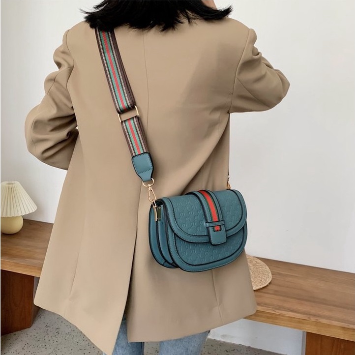 TFT AX20041 92710 AX710 (1 KG MUAT 2) Tas Selempang Wanita Import SLINGBAG Basic Elegant