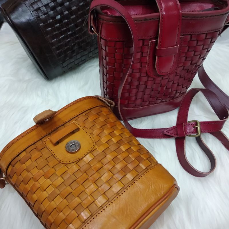 Tas Kulit Anyaman Asli Selempang / Slingbag Leather