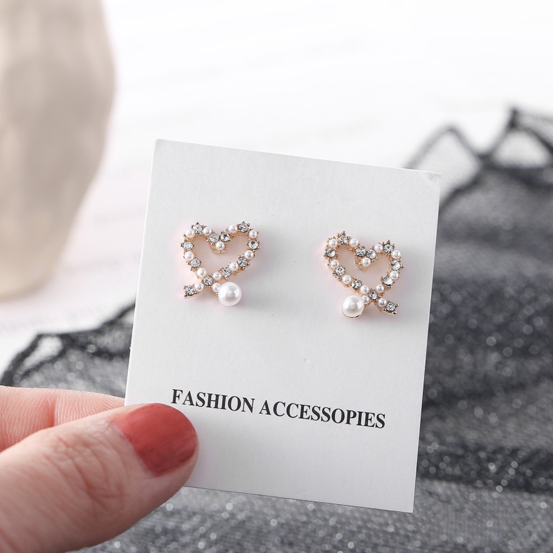 Sweet love pearls Korean personality irregular heart-shaped diamond earrings 210807