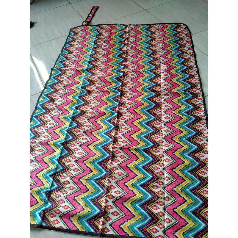 TIKAR LIPAT MICROSATIN/TIKAR AJAIB ukuran 120x60 cm. Ukuran Sajadah