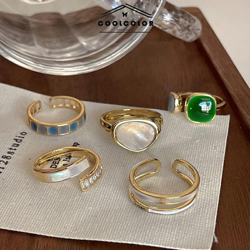 COD Cincin Desain Niche Gaya Dingin Wanita High-end Cahaya Mewah Pembukaan Zamrud yang Dapat Disesuaikan- cl