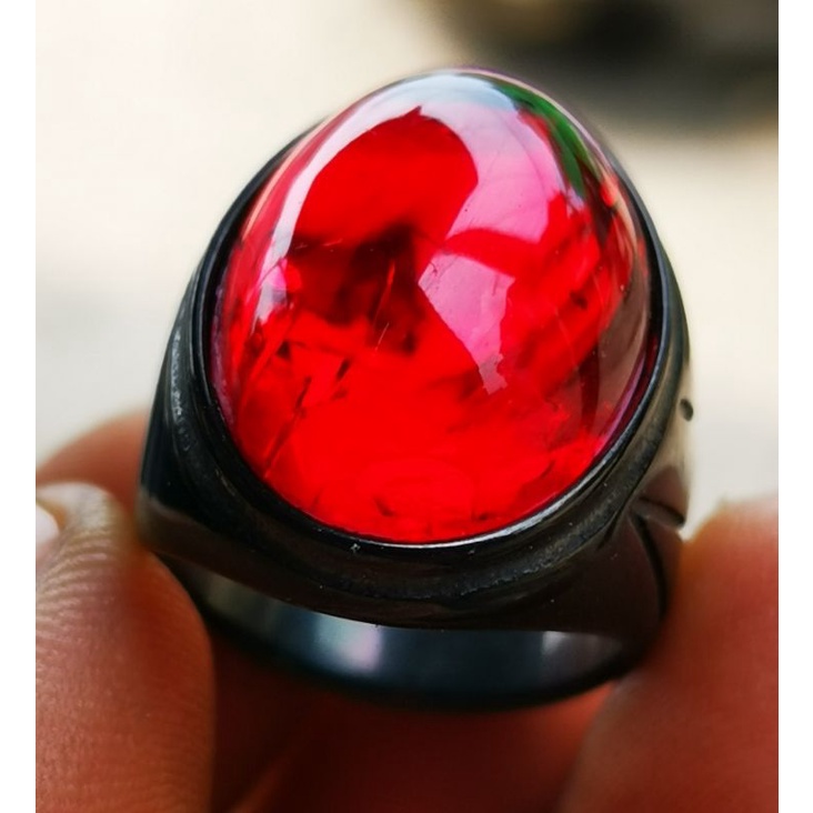 Batu permata merah siam pecah seribu