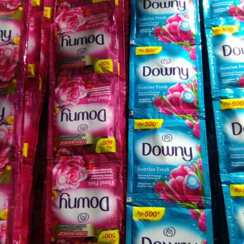 Downy Pelembut &amp; Pewangi Pakaian Sachet Renceng 10ml isi 12 Sachet