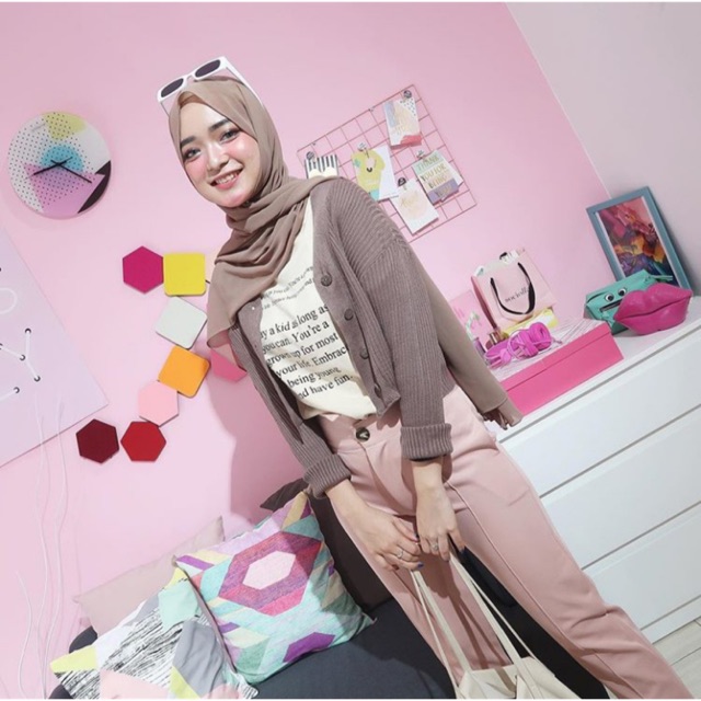 Lizzy - WILLY CARDI CROP BUTTON