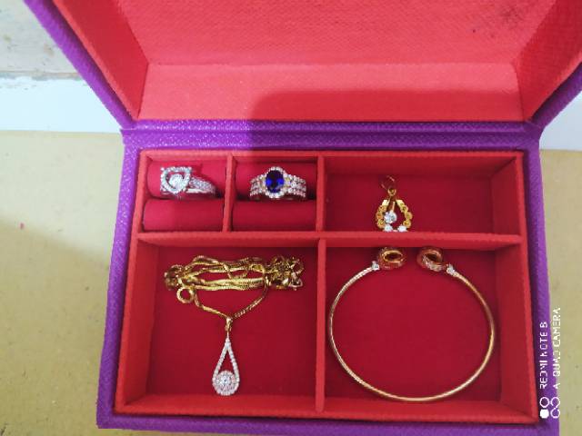 Kotak perhiasan cincin kalung gelang liontin LM warna ungu