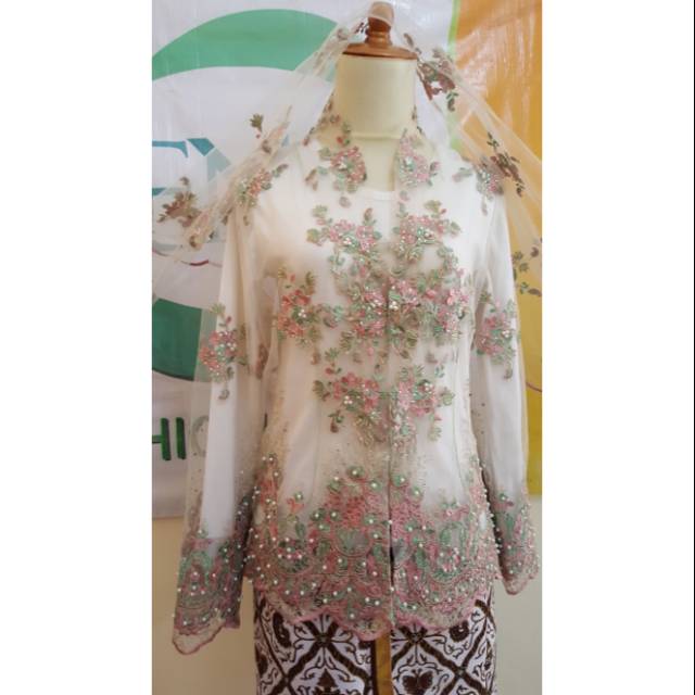 Set Kebaya Brokat / Pengantin ( Atasan, Bawahan, Selendang)