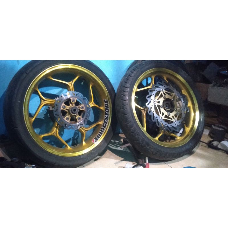 velg axio 3inch depan. 4.5inch belakang