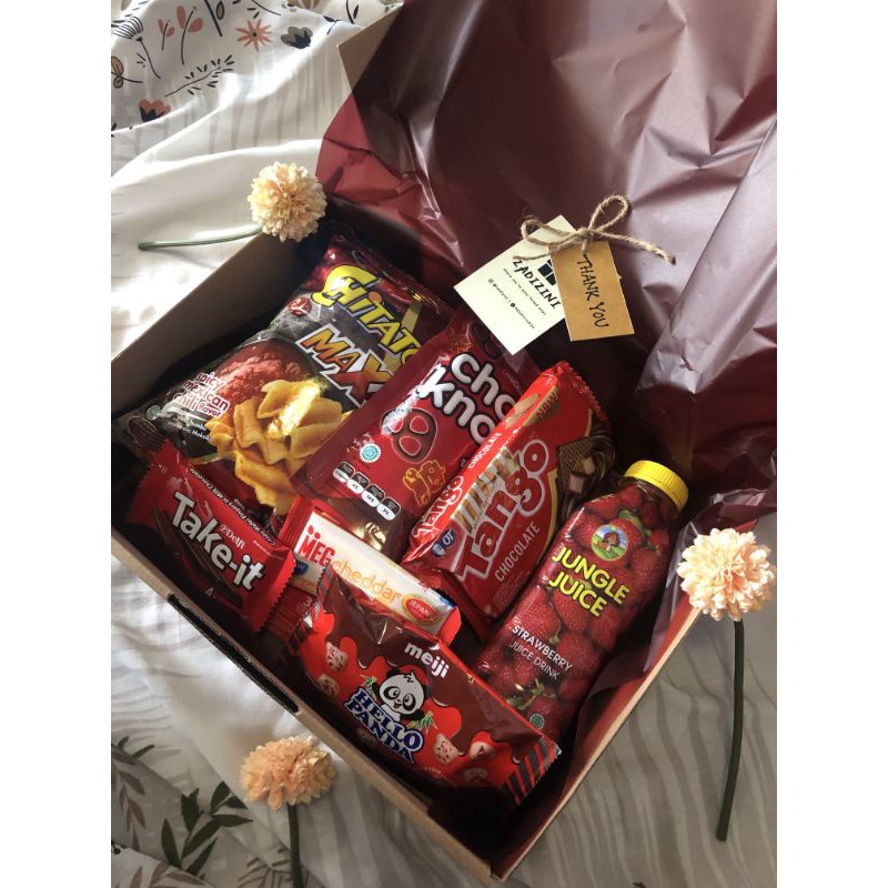 

SNACK GIFT BOX / HAMPERS